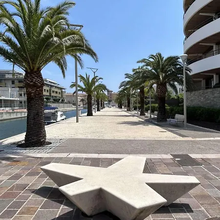 A Avec Terrasse Et Menage Inclus - Fr-1-226a-66 Apartman Fréjus
